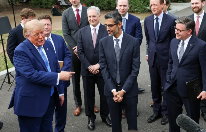 Trump ordina alle agenzie federali di chiamare l’IA 'Super Intelligence'