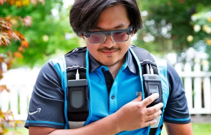 Amazon testa smart glasses AI per i driver: esplodono dubbi sulla privacy