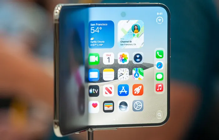 iPhone Duo: il primo pieghevole Apple arriva nei negozi