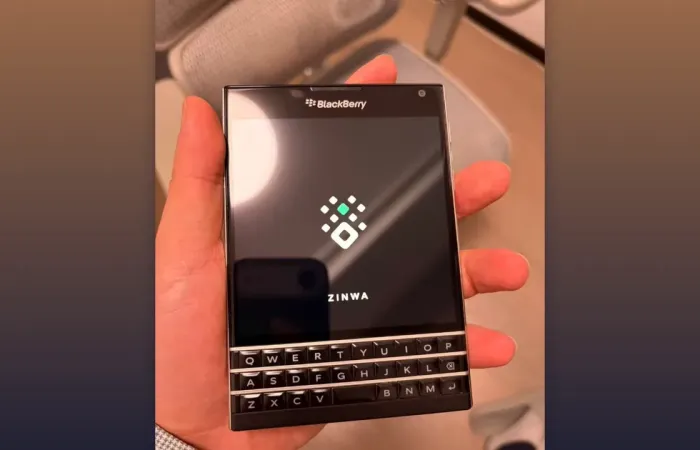Ritorna il BlackBerry Passport: ora con Android grazie a Zinwa
