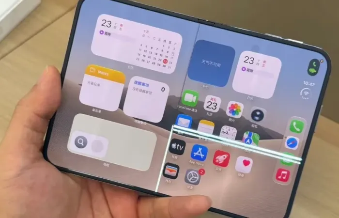 Prime segnalazioni di crepe al display dell’iPhone Duo vicino alla cerniera