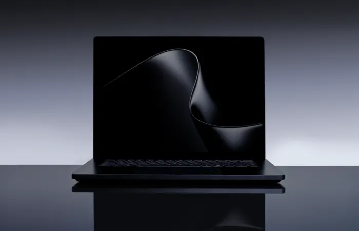 Microsoft presenta Surface Laptop Ultra e punta sull’AI locale per Windows 11