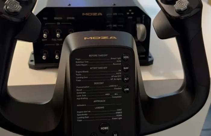 MOZA AY210 trasforma il volo simulato con force feedback avanzato