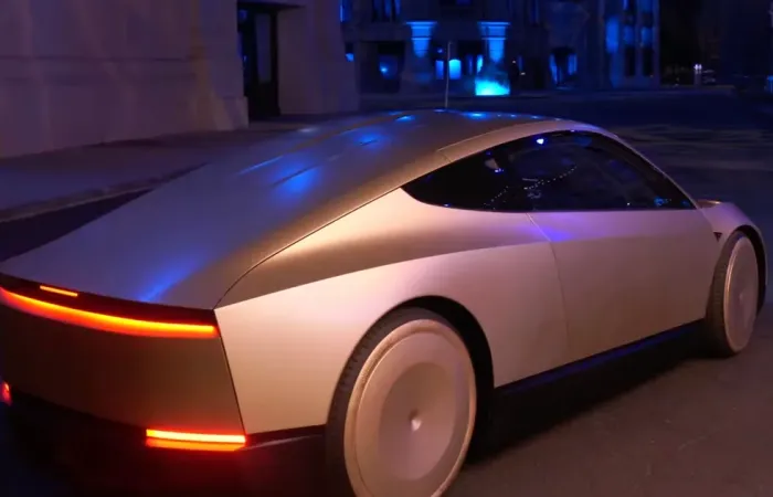 Tesla Robotaxi: la visione notturna sui piccoli animali resta un ostacolo